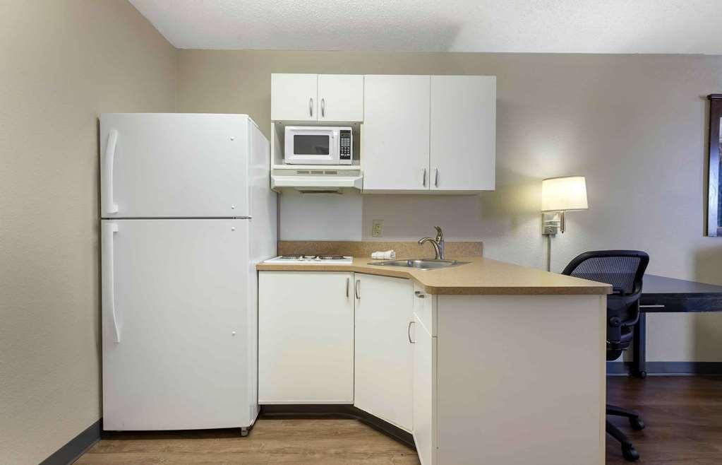 Extended Stay America Suites - Tulsa - Central Room photo